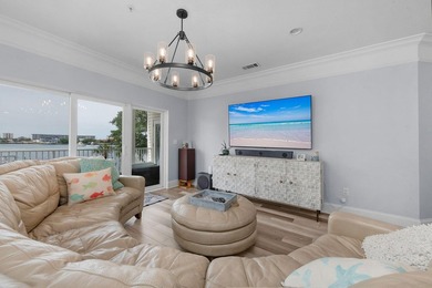 Welcome to an exceptional waterfront residence in the heart of - photo 6