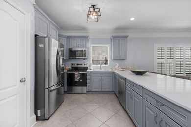 Welcome to an exceptional waterfront residence in the heart of - photo 7