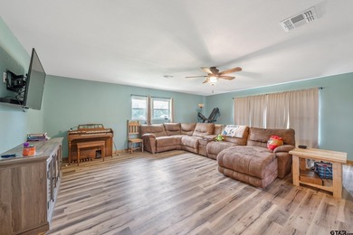 Escape the city life to the tranquility of East Texas with this - photo 6