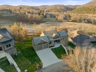 Santa's taking a break & hitting the green @ 409 Silverwood