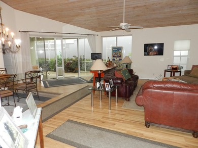 SPACIOUS 2 BEDROOM PLUS DEN/OFFICE GREAT FLOOR PLAN AS YOU ENTER - photo 4