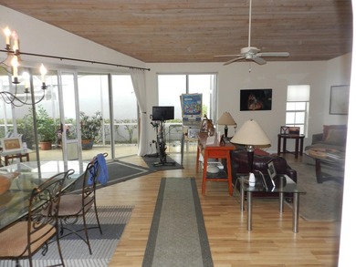 SPACIOUS 2 BEDROOM PLUS DEN/OFFICE GREAT FLOOR PLAN AS YOU ENTER - photo 5