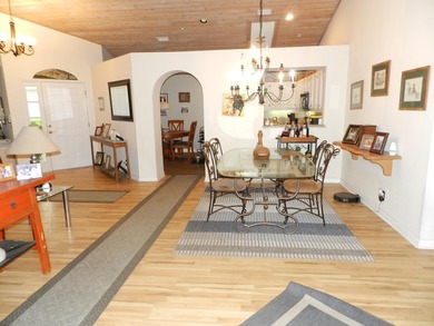 SPACIOUS 2 BEDROOM PLUS DEN/OFFICE GREAT FLOOR PLAN AS YOU ENTER - photo 6