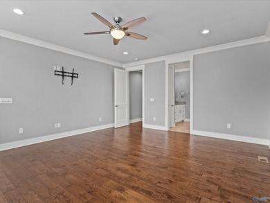 Live the Lake Guntersville lifestyle at 108 Lake Creek Drive! - photo 17
