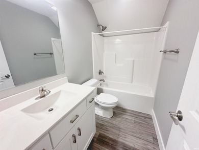 Built in 2022 and conveniently located just minutes from Lake - photo 21