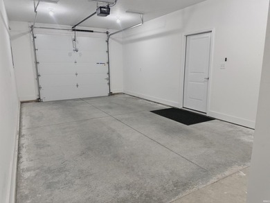 Built in 2022 and conveniently located just minutes from Lake - photo 25
