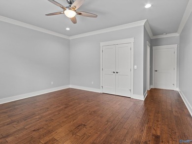 Live the Lake Guntersville lifestyle at 108 Lake Creek Drive! - photo 28