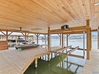 Live the Lake Guntersville lifestyle at 108 Lake Creek Drive! - photo 43