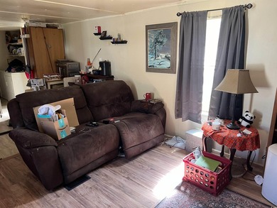 Quiet Living at it's Best! 2Bed/ 1Bath Home in Riverbanks close - photo 5
