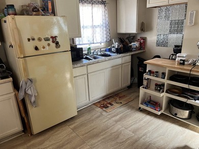 Quiet Living at it's Best! 2Bed/ 1Bath Home in Riverbanks close - photo 8