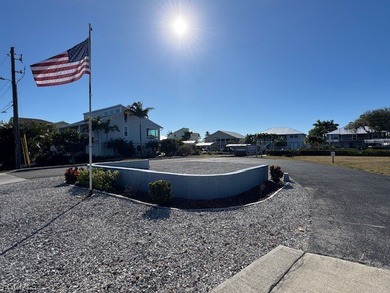 Beautiful cleared lot in Captain's Cove in northern Bokeelia - photo 3