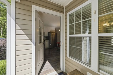 Turnkey. Renovated. Lake views + boat slip! Completely renovated - photo 11