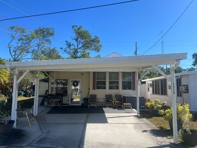 (private lake, pond, creek) Home For Sale in Holiday Florida