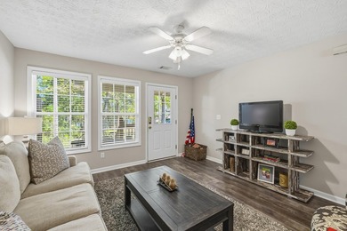 Turnkey. Renovated. Lake views + boat slip! Completely renovated - photo 23