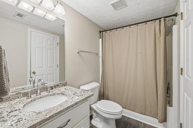 Turnkey. Renovated. Lake views + boat slip! Completely renovated - photo 30