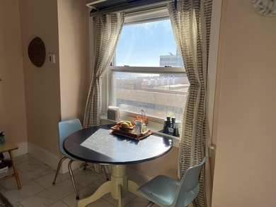 GET ONE-BEDROOM LIVING AT STUDIO HOA FEES with this smartly - photo 7