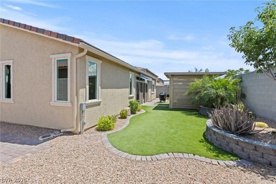 Welcome to this beautifully maintained home with 3 car garage - photo 42