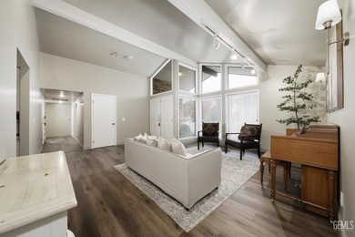 Renovated and move in ready, this four bedroom, three bath homes - photo 4