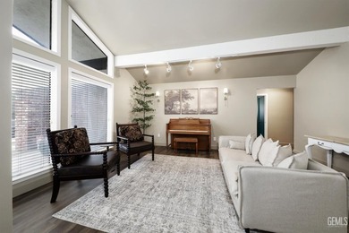 Renovated and move in ready, this four bedroom, three bath homes - photo 5