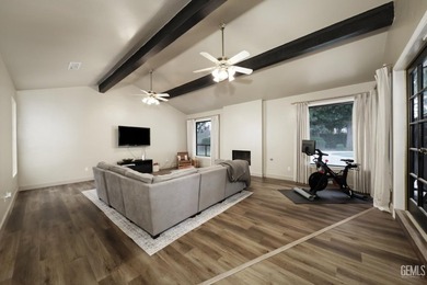 Renovated and move in ready, this four bedroom, three bath homes - photo 9