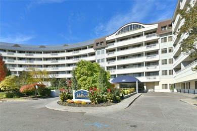 Beautiful & Spacious Sunny 3-Bedroom, 2.5-Bath Condo in Harbor - photo 1