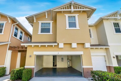 Lake Townhome/Townhouse For Sale in West Palm Beach, Florida