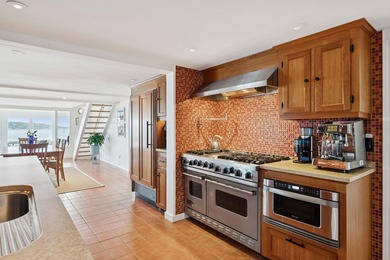 Perched like the prow of a ship with panoramic waterfront vistas - photo 15