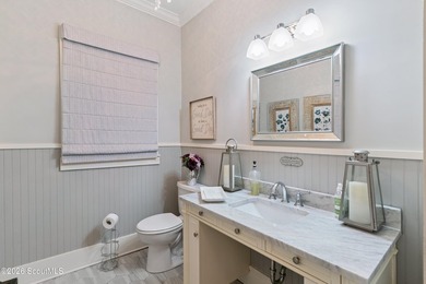 Exceptional opportunity to own a beautifully renovated, turnkey - photo 18