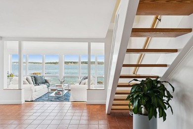 Perched like the prow of a ship with panoramic waterfront vistas - photo 21