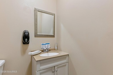 Exceptional opportunity to own a beautifully renovated, turnkey - photo 22