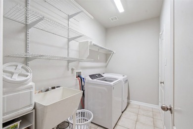 Welcome to this extremely well-maintained and move-in ready - photo 22