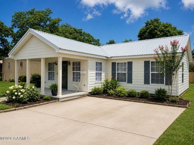 Too cute to miss! This charming 2-bedroom, 2-bath home offers - photo 2