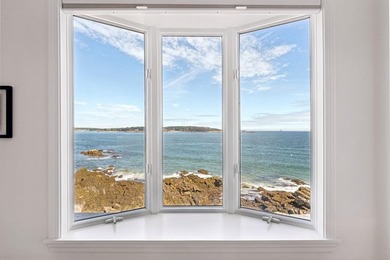 Perched like the prow of a ship with panoramic waterfront vistas - photo 23