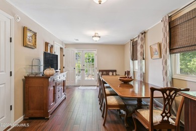 Exceptional opportunity to own a beautifully renovated, turnkey - photo 25