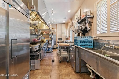 Exceptional opportunity to own a beautifully renovated, turnkey - photo 26