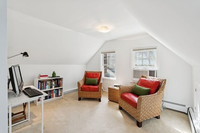 Perched like the prow of a ship with panoramic waterfront vistas - photo 28