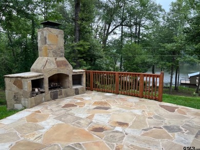 ESCAPE TO THE BEAUTY AND SERENITY OF EAST TEXAS WITH THIS - photo 4