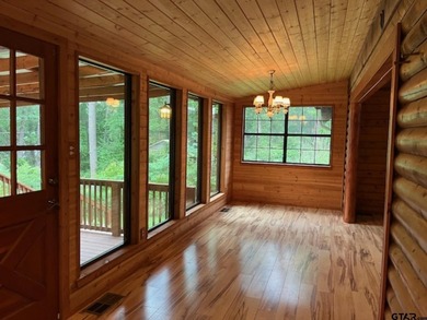 ESCAPE TO THE BEAUTY AND SERENITY OF EAST TEXAS WITH THIS - photo 10