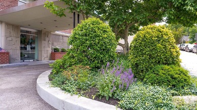 Welcome to McLean Towers at 385 McLean Avenue, Unit 3B, Yonkers - photo 2