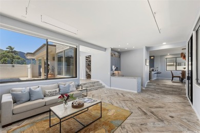 Oceanfront residence on one of Oahu's most beautiful stretches - photo 3