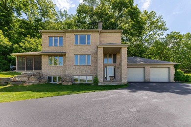 Galena Lake Home For Sale in Galena Illinois