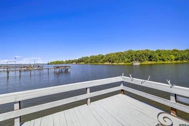 Welcome to waterfront living in the gated community of Sun Eagle - photo 1