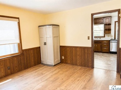 Welcome to this charming mid-century 1 1/2-story /cape cod style - photo 11