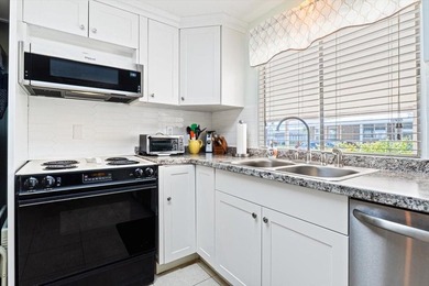 Welcome to this charming manufactured home located in Highland - photo 11