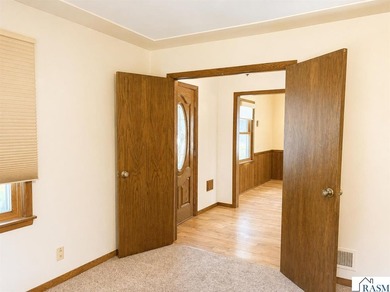 Welcome to this charming mid-century 1 1/2-story /cape cod style - photo 12