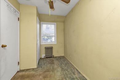 Opportunity Knocks! Attention all property lovers, first-time - photo 7
