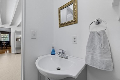 Lake Talquin lakefront home, beautifully maintained and move-in - photo 17