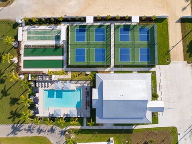 The Azalea, a premier coastal cottage, designed by an - photo 21