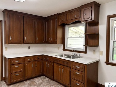 Welcome to this charming mid-century 1 1/2-story /cape cod style - photo 21