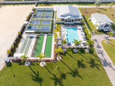 The Azalea, a premier coastal cottage, designed by an - photo 22